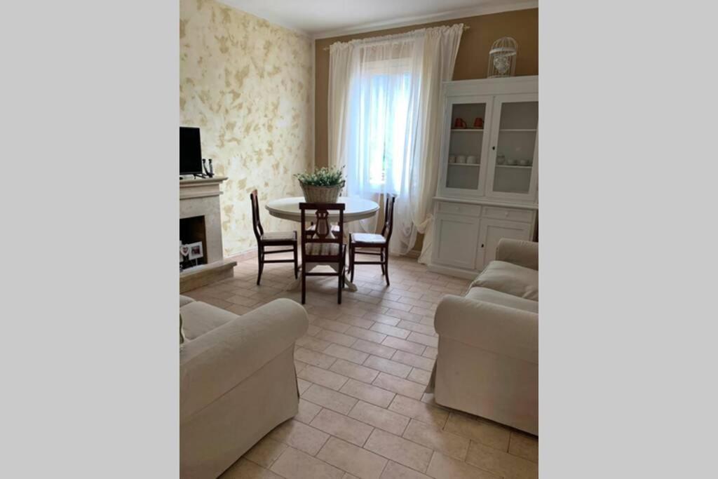 Casa Flea - Holiday Apartment With 2 Bedrooms Gualdo Tadino Extérieur photo