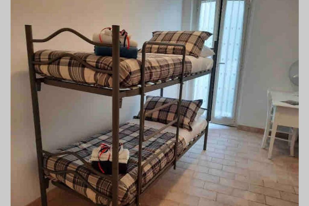 Casa Flea - Holiday Apartment With 2 Bedrooms Gualdo Tadino Extérieur photo