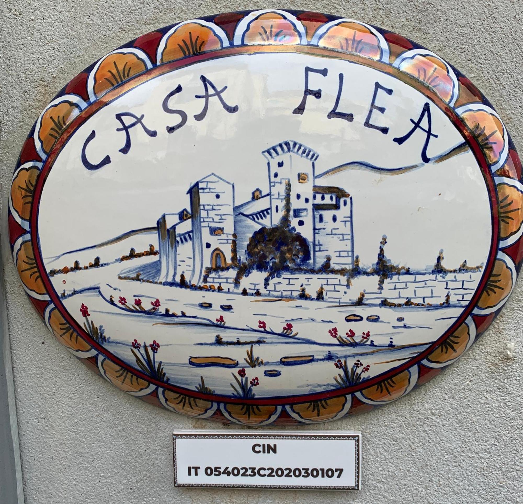 Casa Flea - Holiday Apartment With 2 Bedrooms Gualdo Tadino Extérieur photo